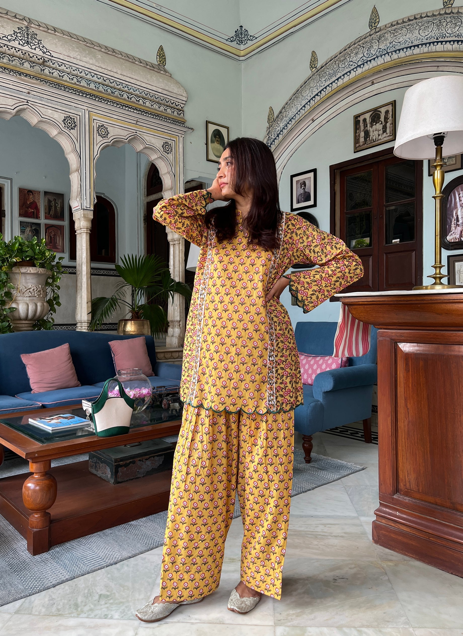 Indu Farshi set