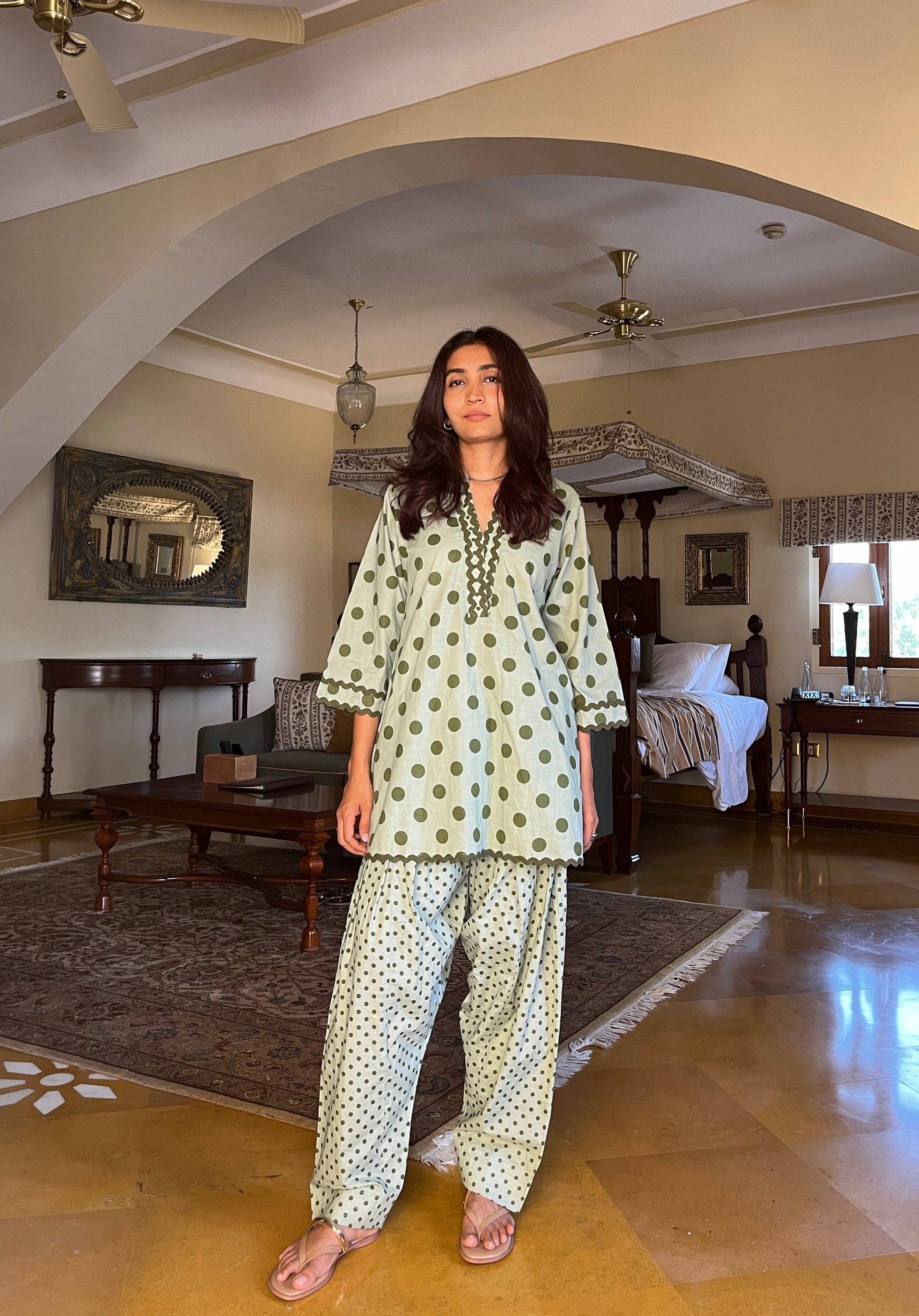 Karishma Farshi set