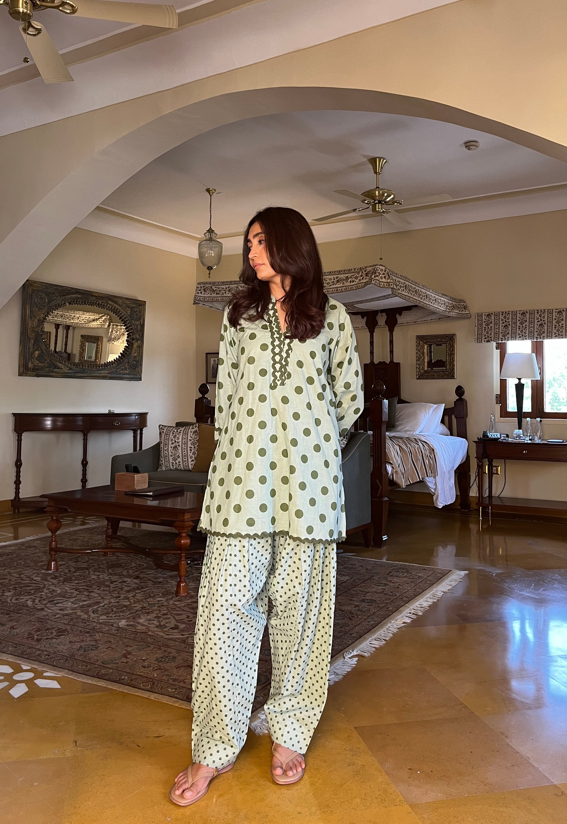 Karishma Farshi set