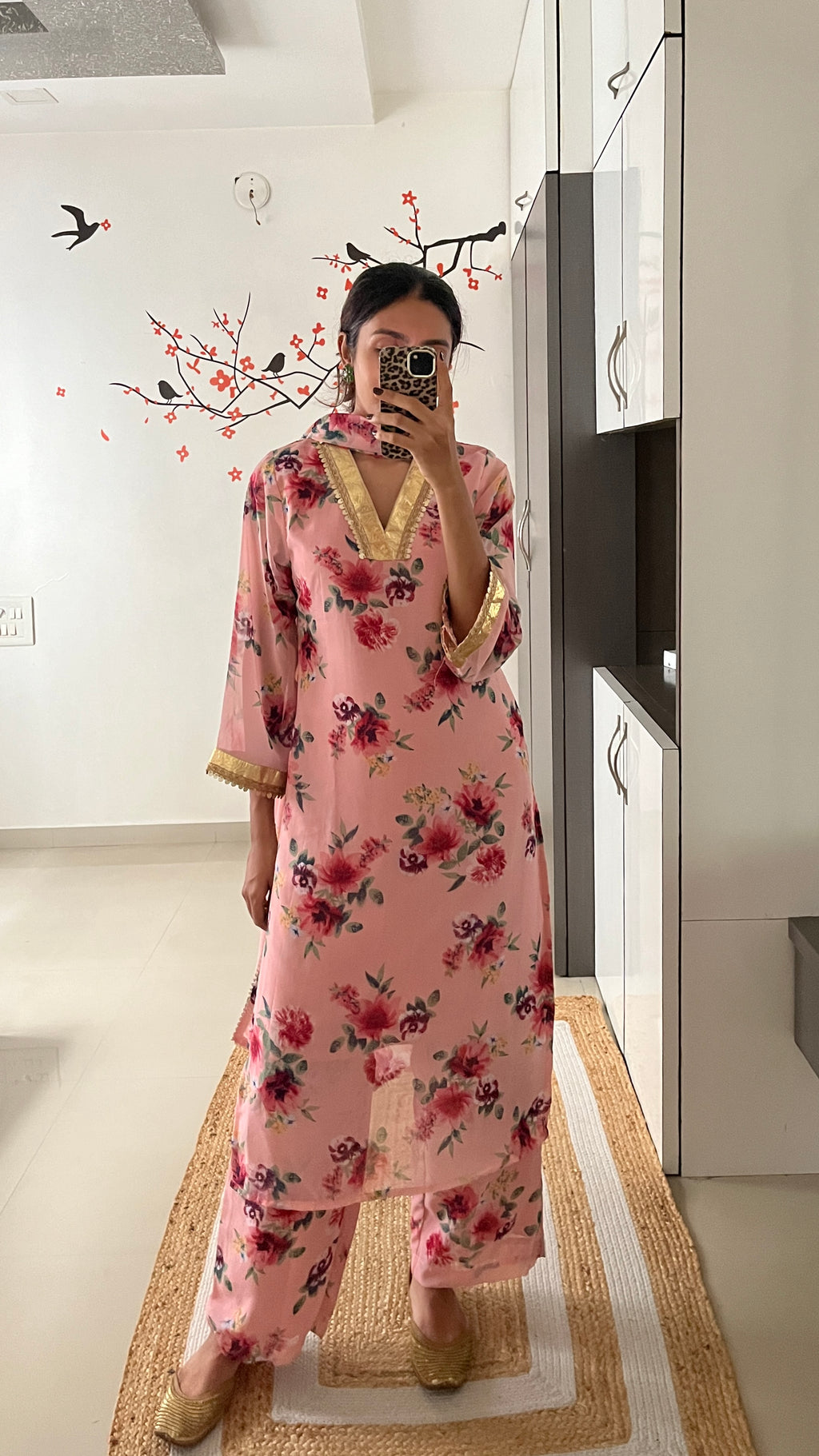 Pravati suit set