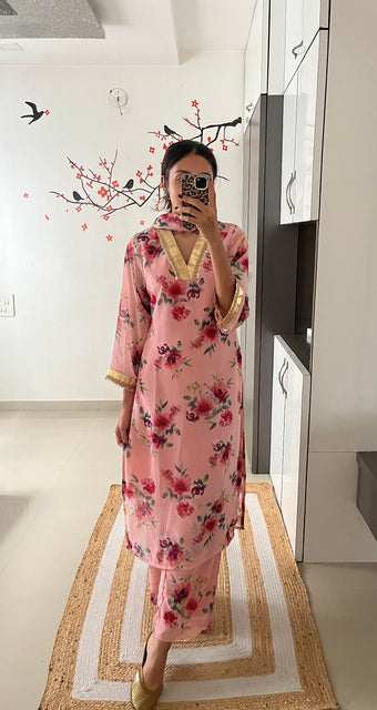 Pravati suit set