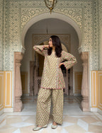 Naveli Farshi set