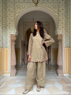 Naveli Farshi set