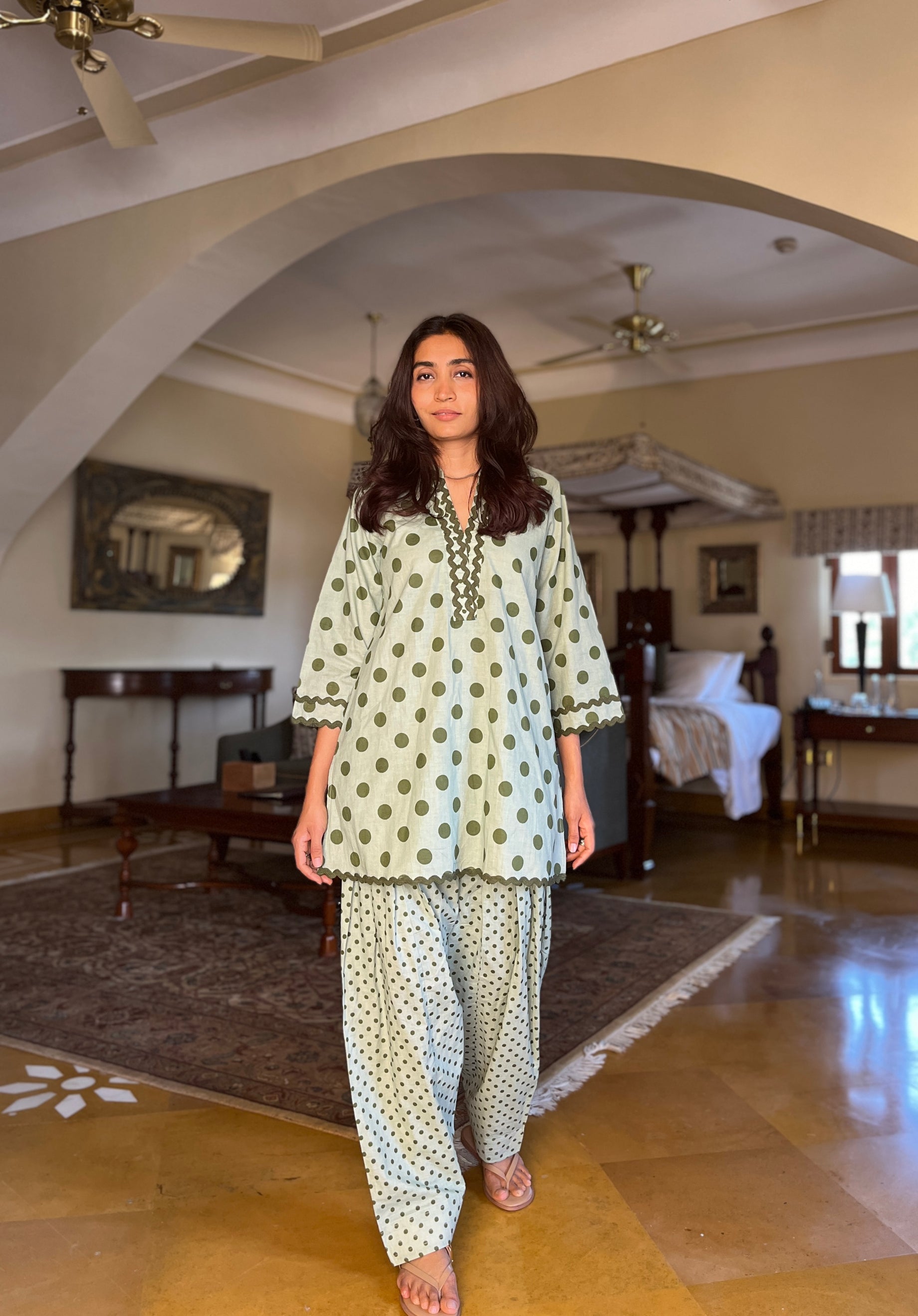 Karishma Farshi set
