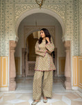 Naveli Farshi set