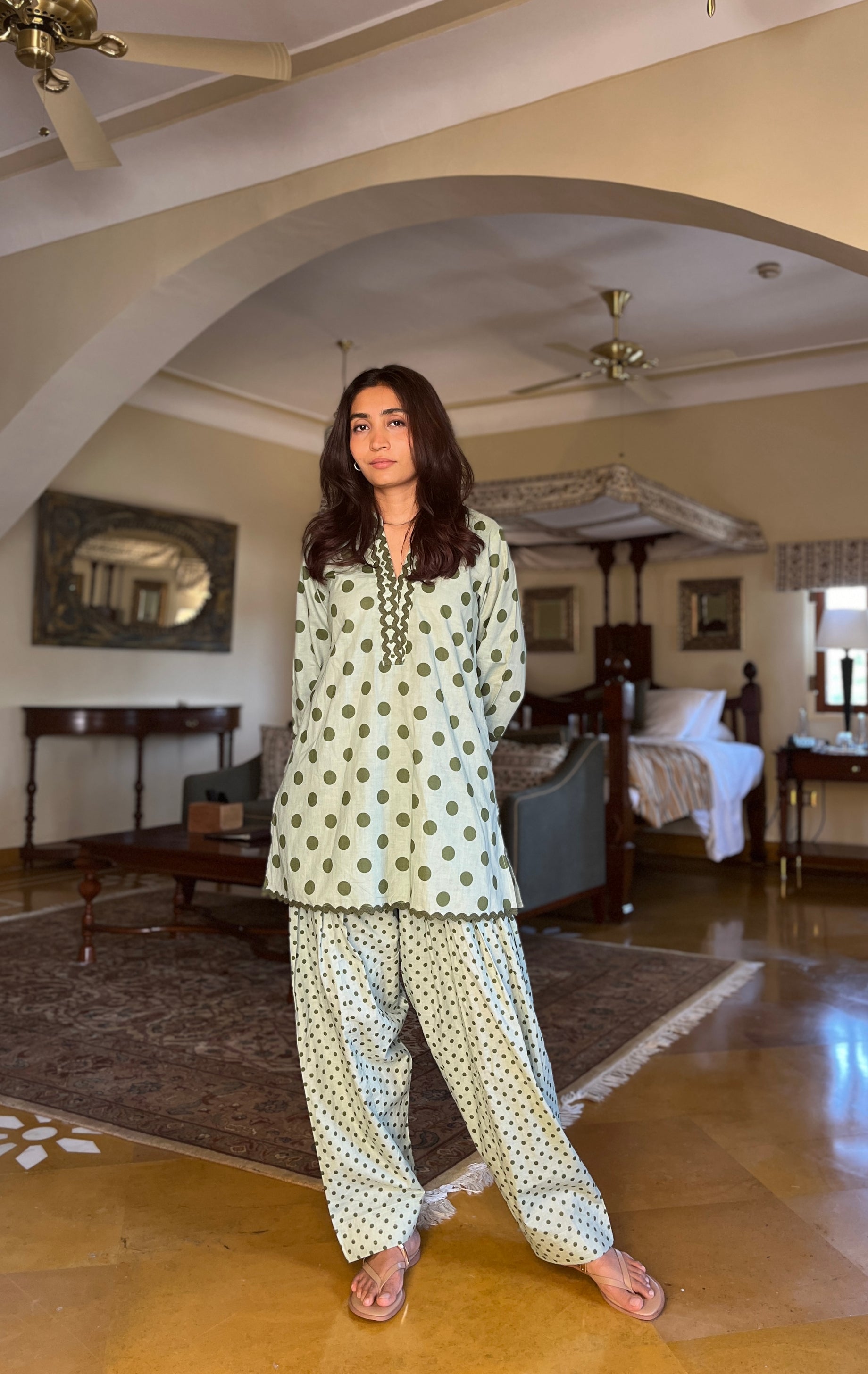 Karishma Farshi set