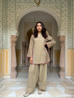 Naveli Farshi set