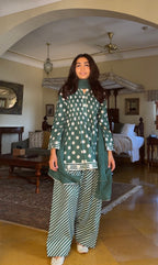 Yara Farshi set