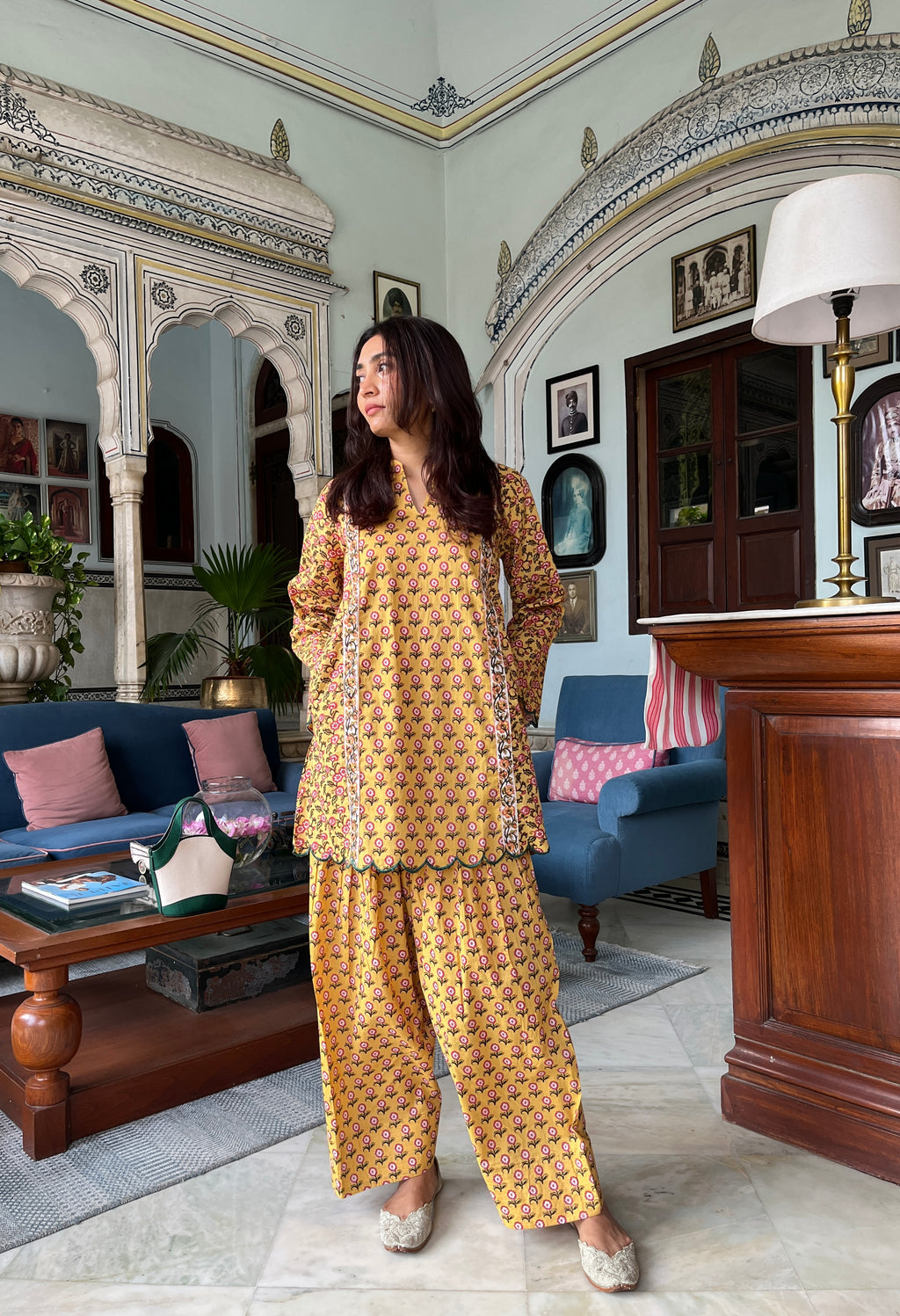 Indu Farshi set