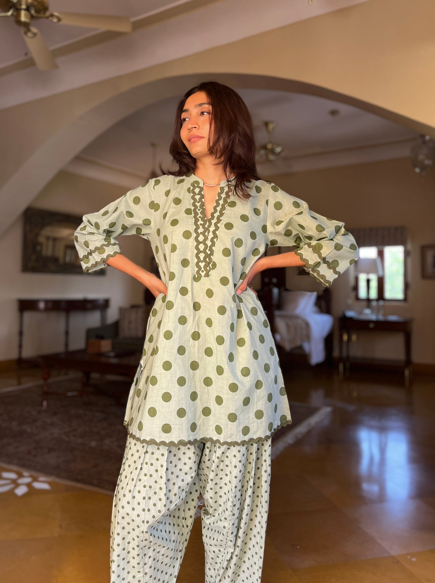 Karishma Farshi set