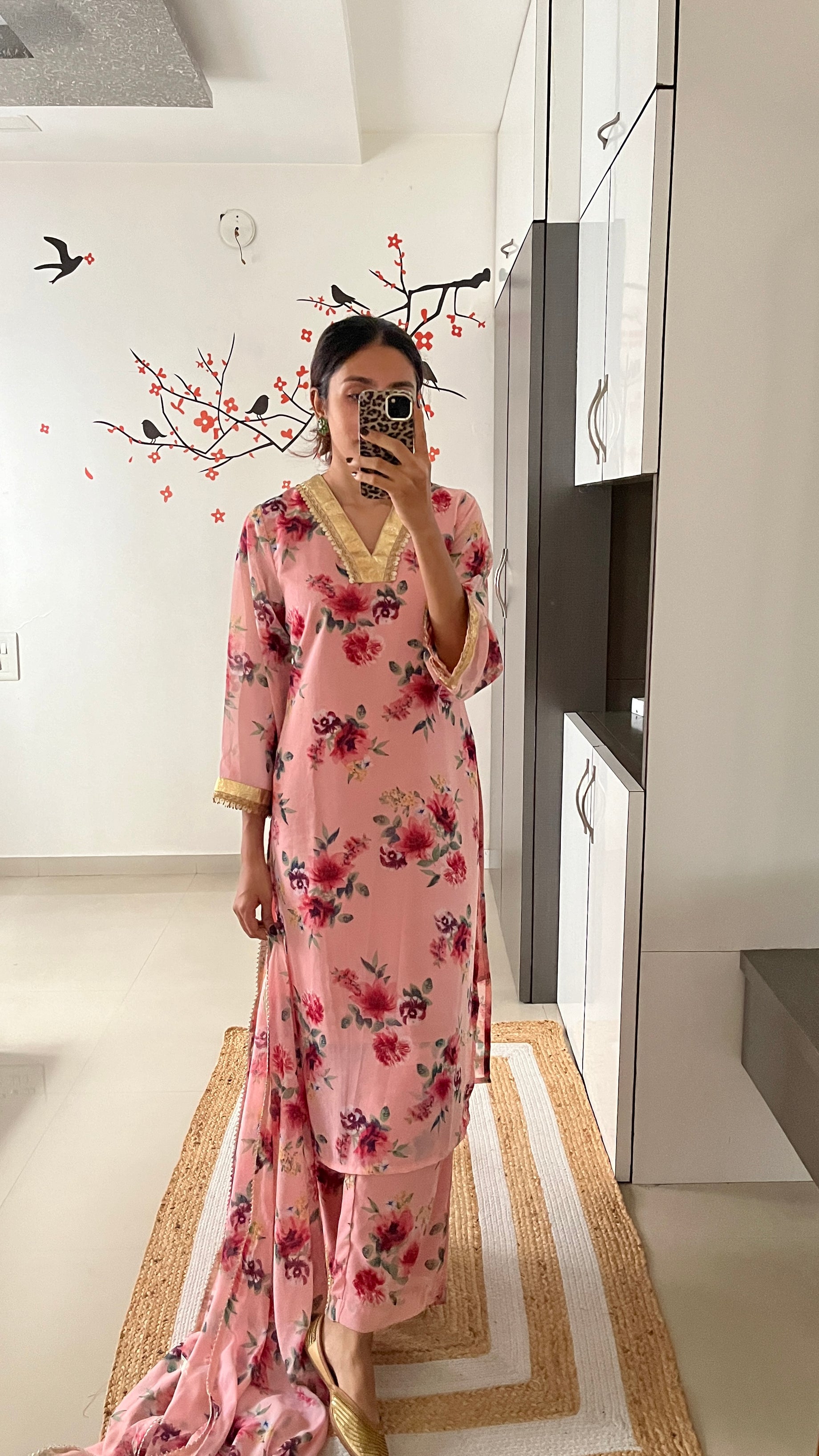 Pravati suit set